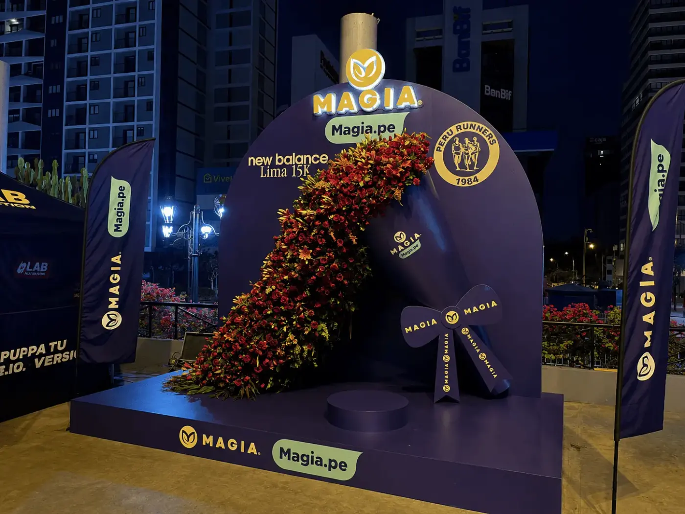 Arco y módulo de activación Magia Marathon fabricado por Acrílica del Perú
